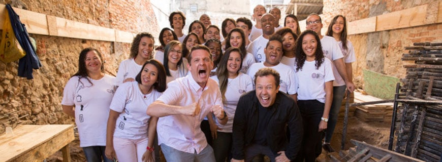 Große Freude im Team beim Start von Lapa’s Refettorio Gastromotiva in Rio