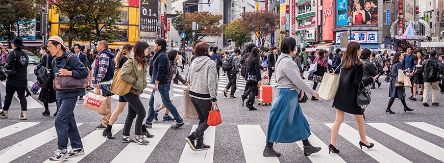 Menschenmassen in Tokios Innenstadt