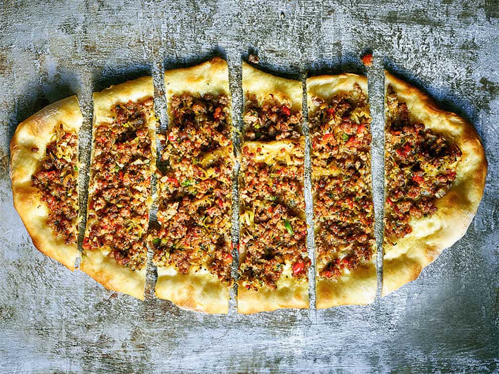 Die "Arabische Pizza" Lahm Bi Ajin