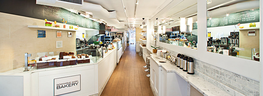 ein Panoramabild der Bakery von Dominique Ansel 