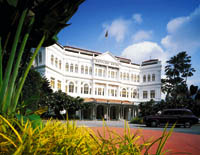 Das Raffles Hotel in Singapur von Außen fotografiert