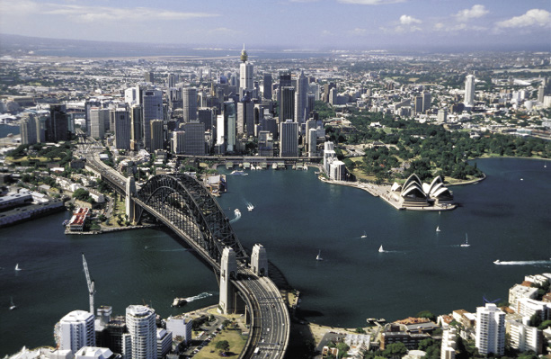 Harbour Brücke und Opernhaus in Sydney aus der Vogelperspektive 