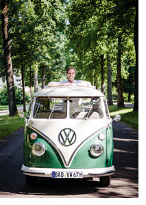 Paul Stradner im VW Bus