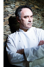 Ferran Adrià mit ernstem Blick 