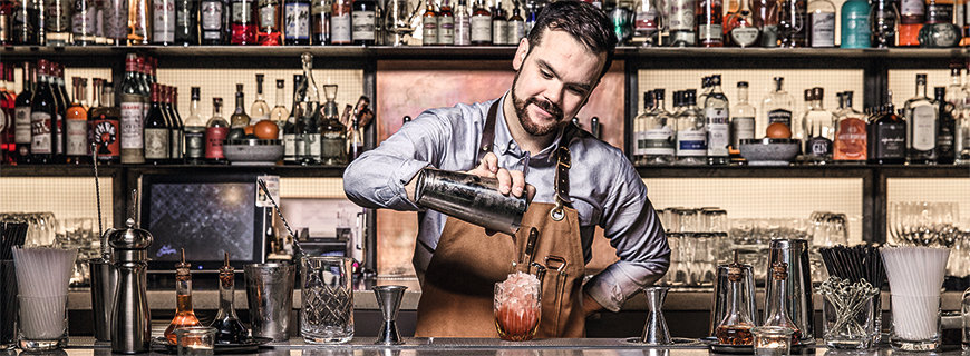 Küche meets Bar: Im Lokal Juniper gibt’s handgemachte Cocktails und Gerichte inspiriert von der Westküste bis Kanada