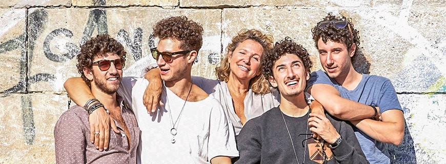 Haya Molcho mit ihren vier Söhnen Ilan, Nuriel, Nadiv und Elior (v.l.)