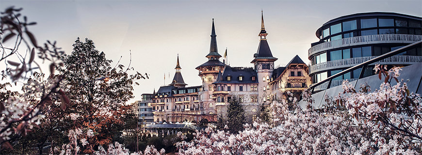 inzigartiges Ambiente: Das 5-Sterne-Hotel The Dolder Grand liegt am Westhang des Adlisbergs mit Blick über Zürich