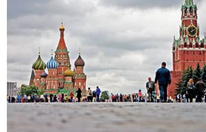 Die Basilius Kathedrale in Moskau vom roten Platz aus gesehen