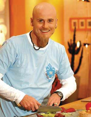Ralf Zacherl in einem blauen tshirt 