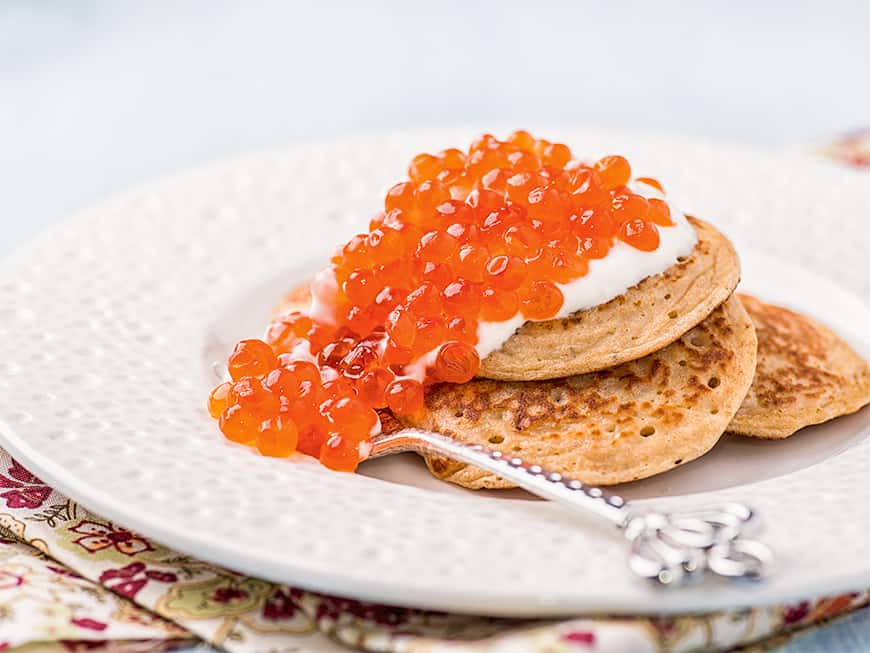 In Moskau mit den Schönen und Reichen: Blinis mit Kaviar sind ein Muss